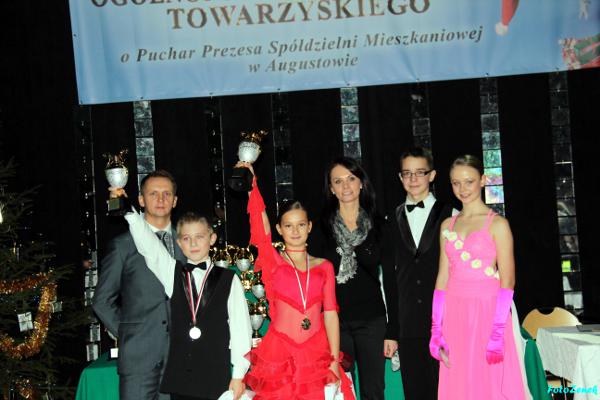 Sukcesy par KTT AKAT Łomża  Mikołajkowy turniej tańca dla łomżyńskich tancerzy Augustów 2012